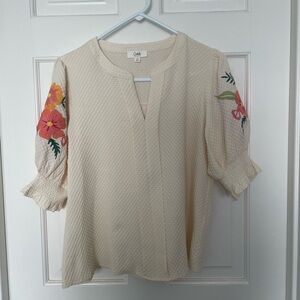 Women’s size medium Oddi short sleeve blouse with embroidered floral sleeves